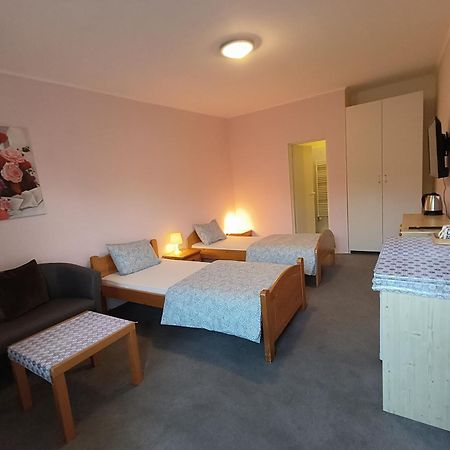 Cozy Room With Garden In 브라티슬라바 외부 사진