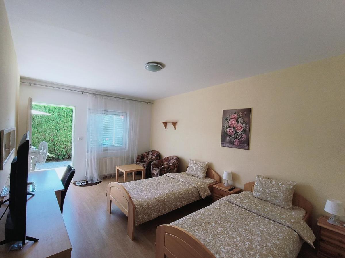 Cozy Room With Garden In 브라티슬라바 외부 사진