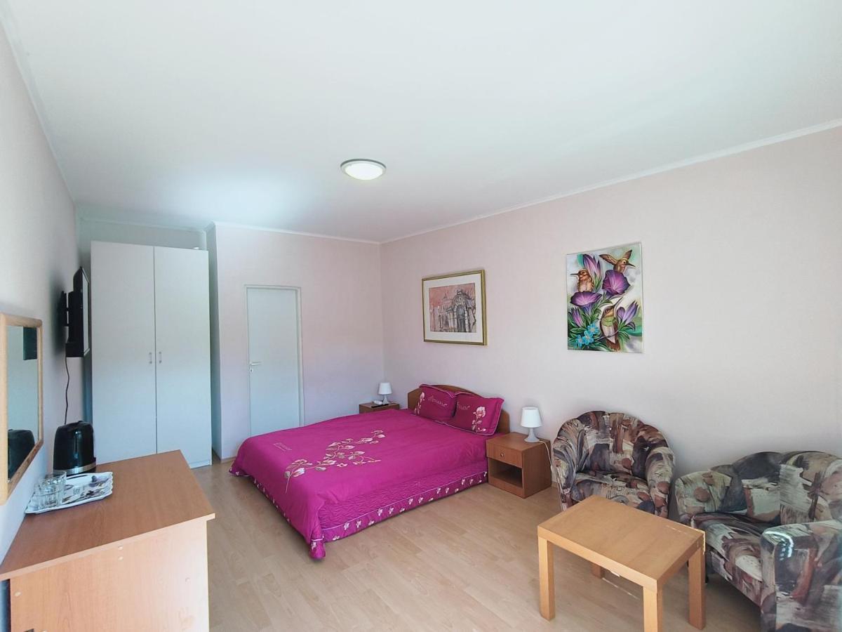 Cozy Room With Garden In 브라티슬라바 외부 사진