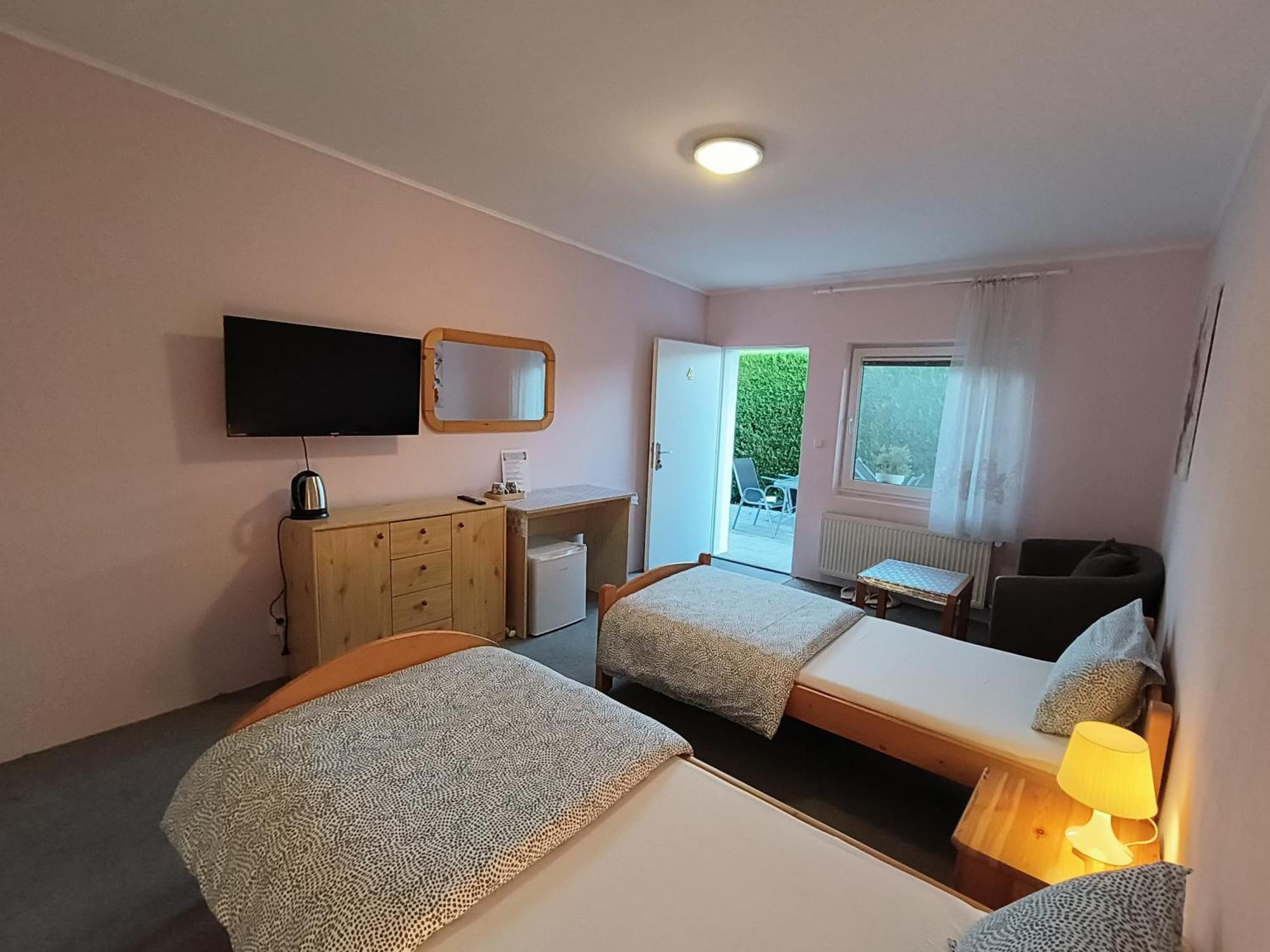 Cozy Room With Garden In 브라티슬라바 외부 사진