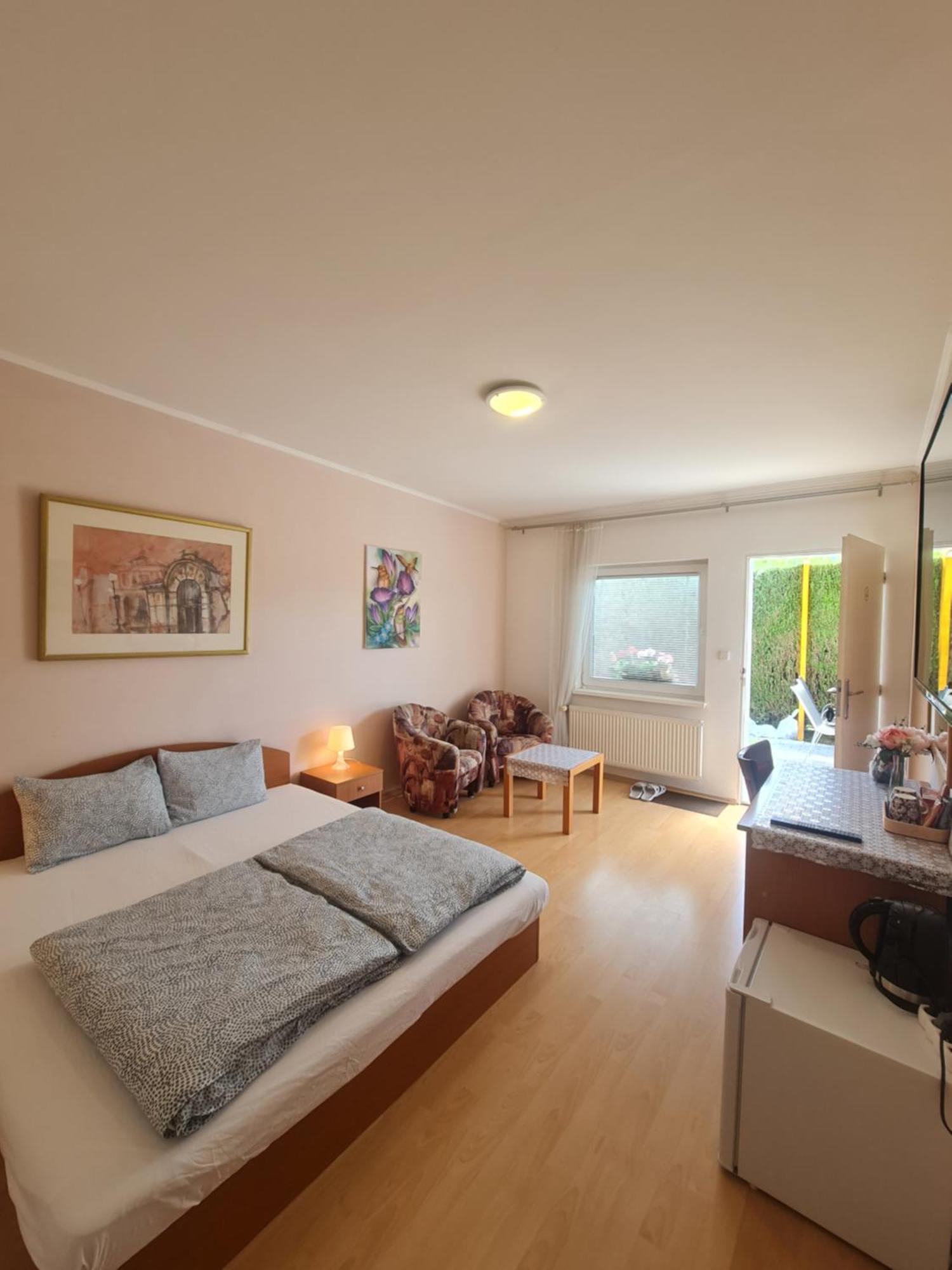 Cozy Room With Garden In 브라티슬라바 외부 사진
