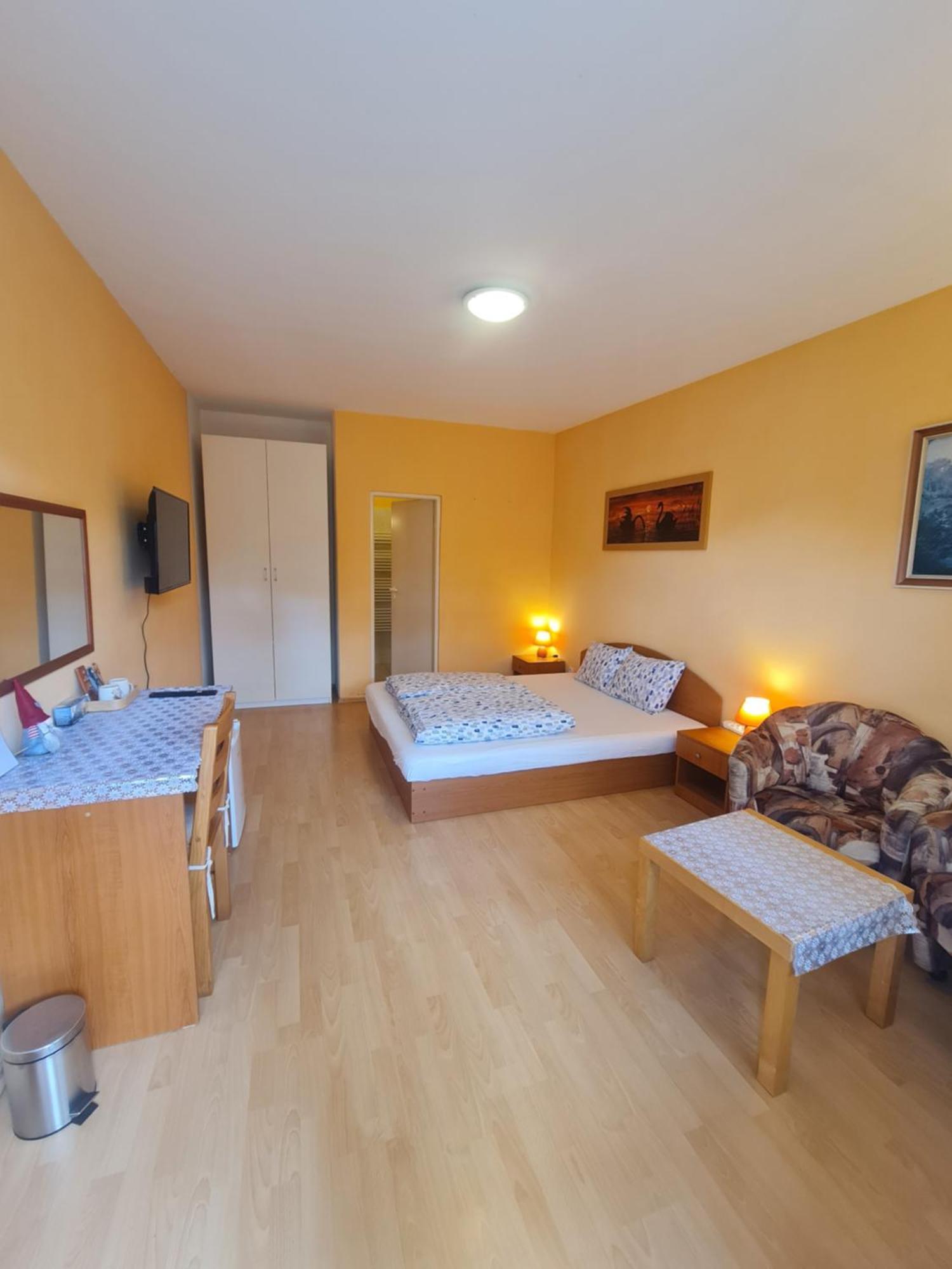 Cozy Room With Garden In 브라티슬라바 외부 사진