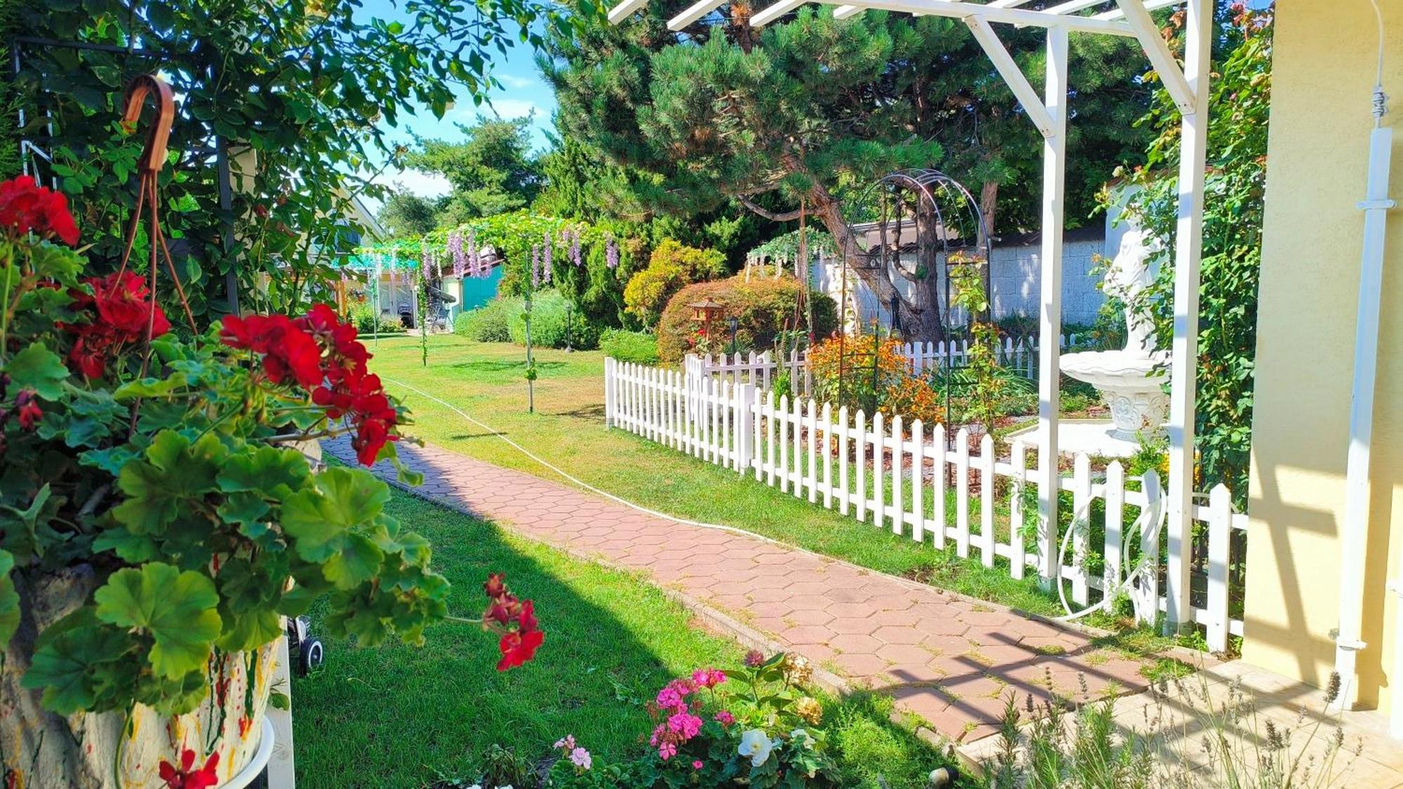 Cozy Room With Garden In 브라티슬라바 외부 사진